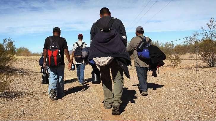 Rescatan a migrantes que vagaban por el crudo desierto de Arizona