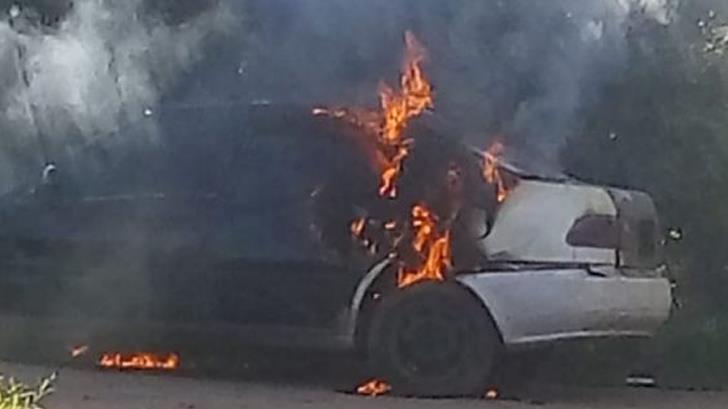 Acusan a hombre de golpear y quemar vehículo a una mujer en Nogales