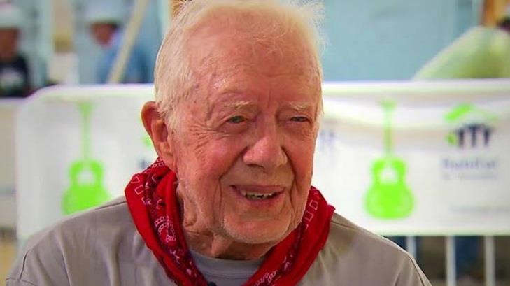 Jimmy Carter sufre caída; va a parar al hospital en EU