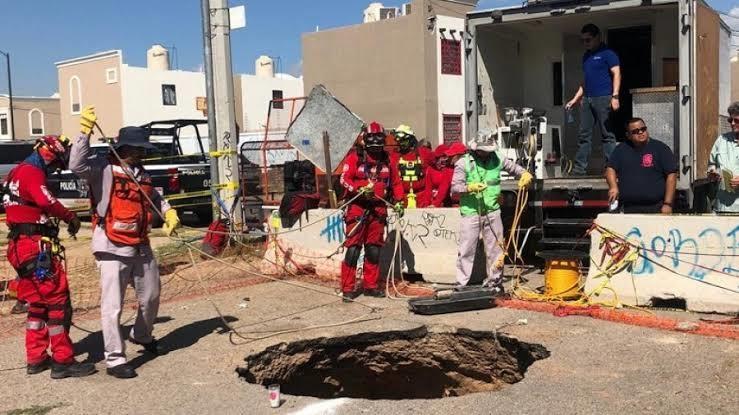 Rescatistas encuentran en socavón el cuerpo de Julio Manuel