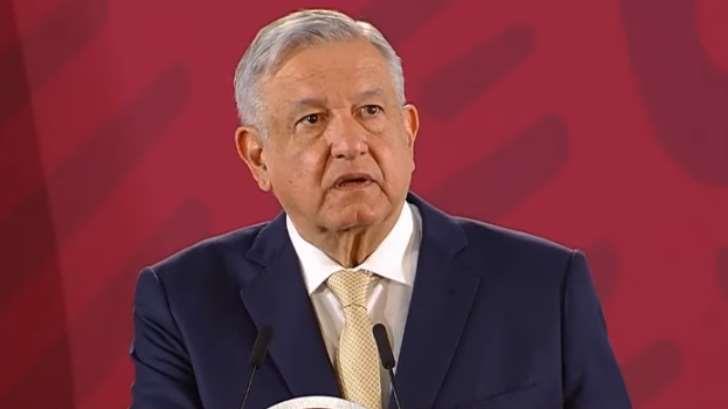 “Y yo por qué, diría el clásico”, dice López Obrador  a ‘los del cambio’