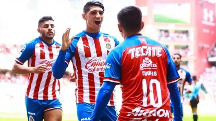 Chivas golea al Toluca en el Nemesio Diez