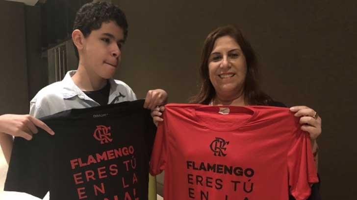 Madre narró la final de la Copa Libertadores a su hijo invidente