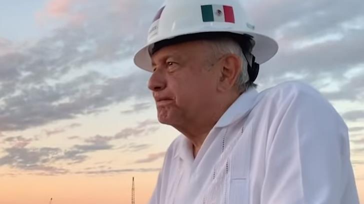 López Obrador recorre las instalaciones del Centro de Proceso Akal-C de Pemex