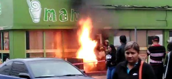 Gran movilización causó la explosión de un transformador subterráneo de la CFE