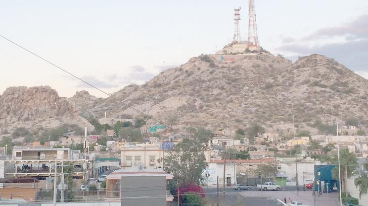 Usan los callejones de mingitorios: reportan vecinos del Cerro de la Campana