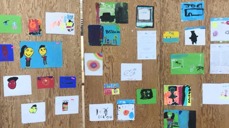 Niños muestran sus emociones en diversas obras de arte