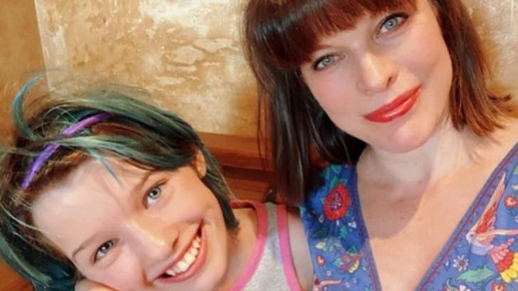 Milla Jovovich y su hija sorprenden por su parecido