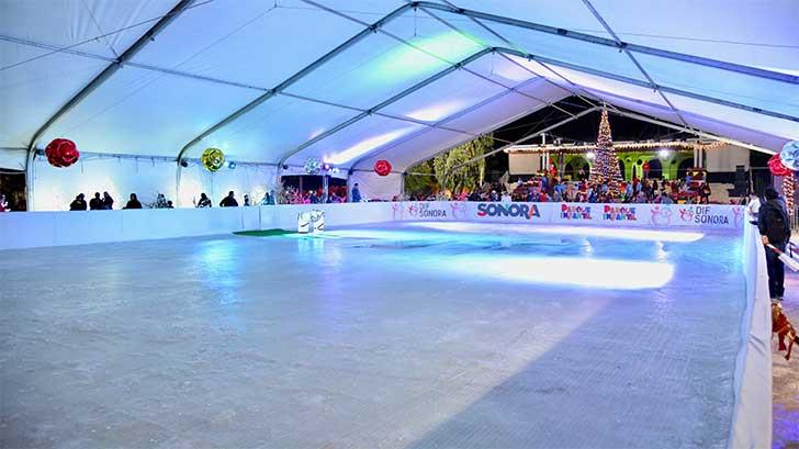 Inauguran primera pista de patinaje sobre hielo en Parque Infantil