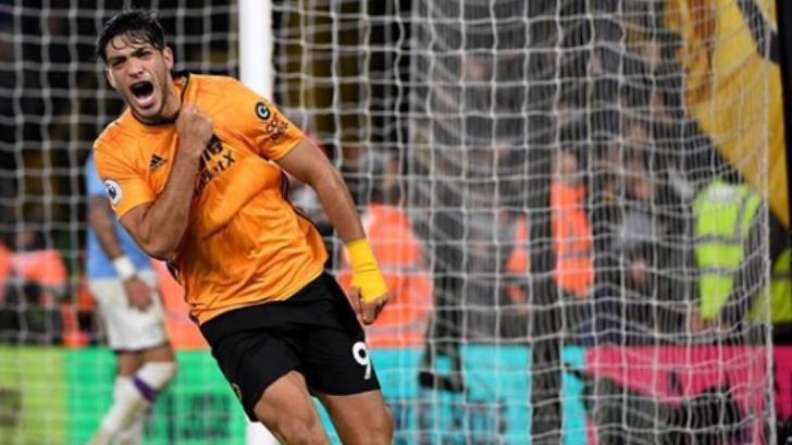 Raúl Jiménez a un gol de hacer historia con los Wolves