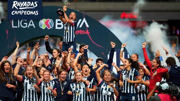 Rayadas levanta su primer título en la Liga MX Femenil