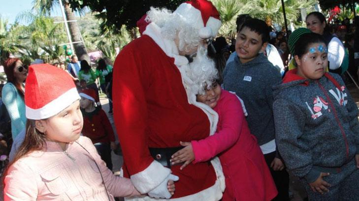 Santa Claus llegó a la ciudad y dio regalos a los niños de CAMS