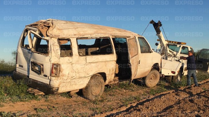 Vuelca camioneta con jornaleros agrícolas en la Costa de HMO; hay 24 lesionados