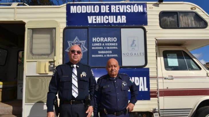 Tránsito de Nogales multará a automovilistas que no traigan el engomado