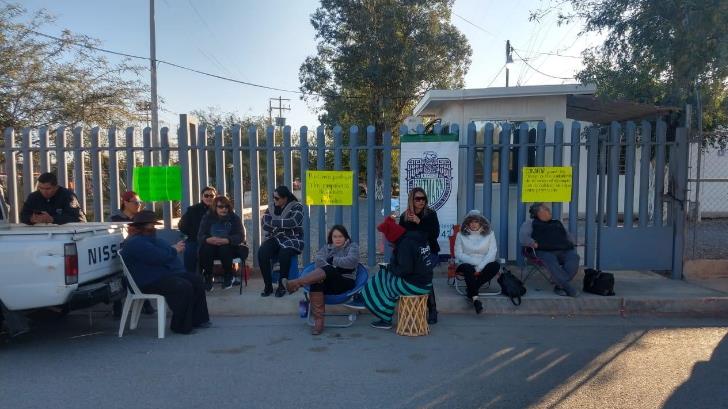 Protestan trabajadores de Conagua, Semarnat y Profepa