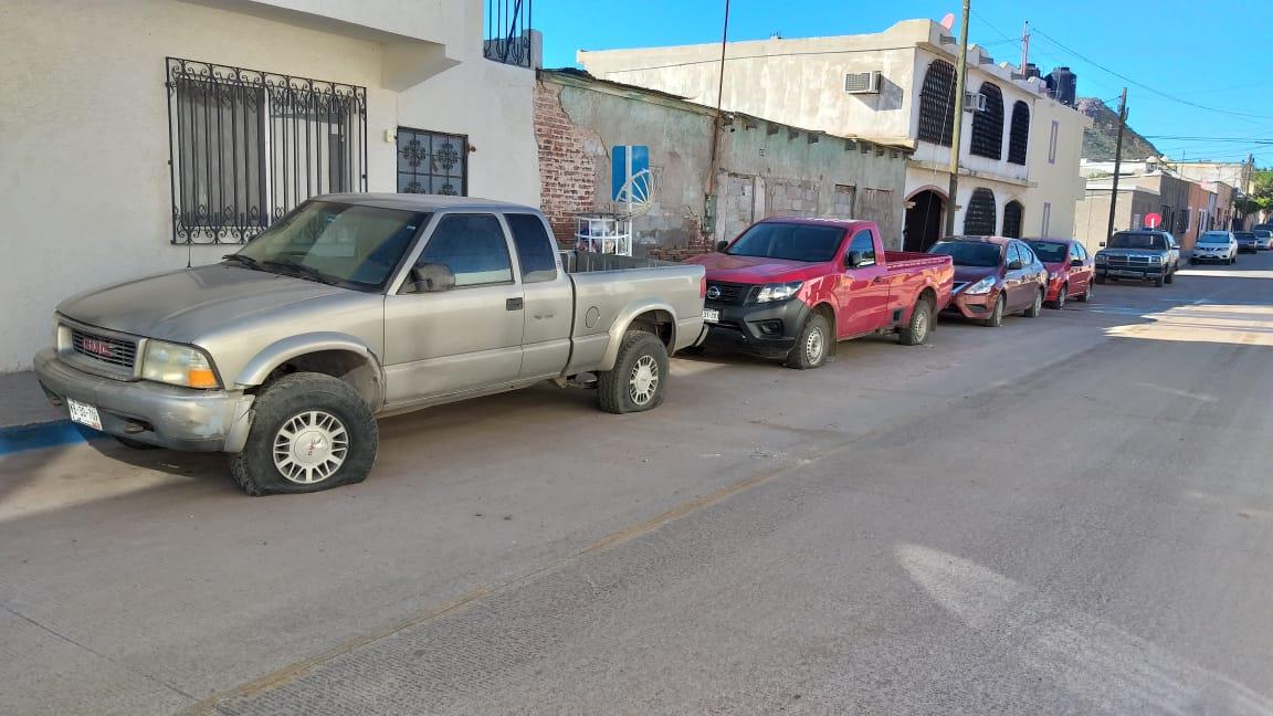 Vandalizan en Guaymas llantas de 50 automóviles