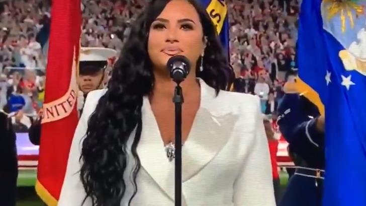 Demi Lovato entona el himno nacional de EU en el Super Bowl