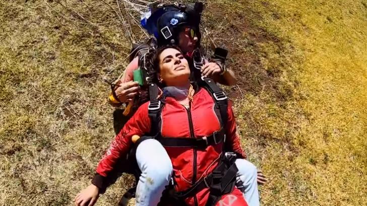 Galilea Montijo se desmaya al saltar en paracaídas