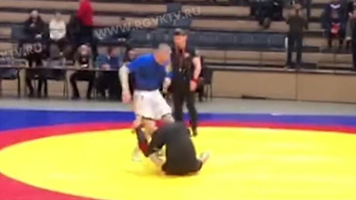 Luchador ruso sufre escalofriante lesión en el cuello
