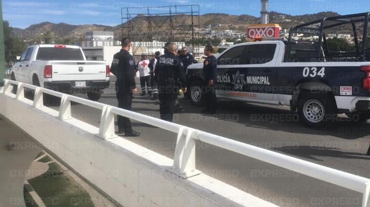 Joven que intentó lanzarse de puente del Morelos es atendido por el DIF