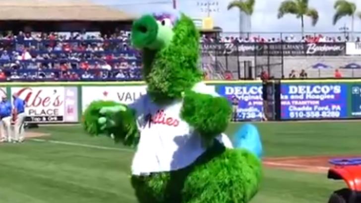 Aficionados aborrecen el nuevo look de mascota de los Phillies