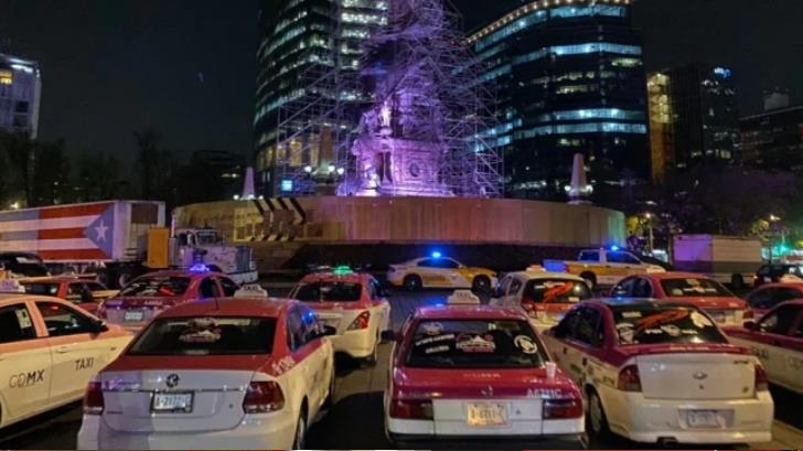 Taxistas protestan en el Ángel y amagan con no moverse en tres días