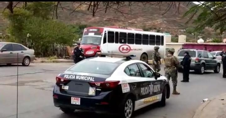 Apedrean camión urbano en Guaymas