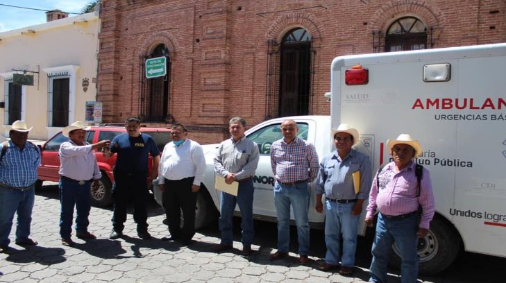 Prestan autoridades tradicionales una ambulancia ante coronavirus