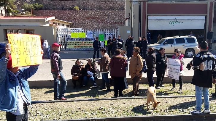 Bloquean instalaciones de la CFE en Nogales