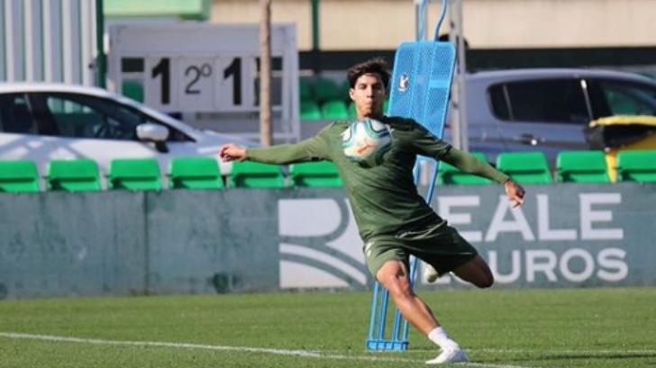 Diego Lainez reaparece en los entrenamientos del Betis