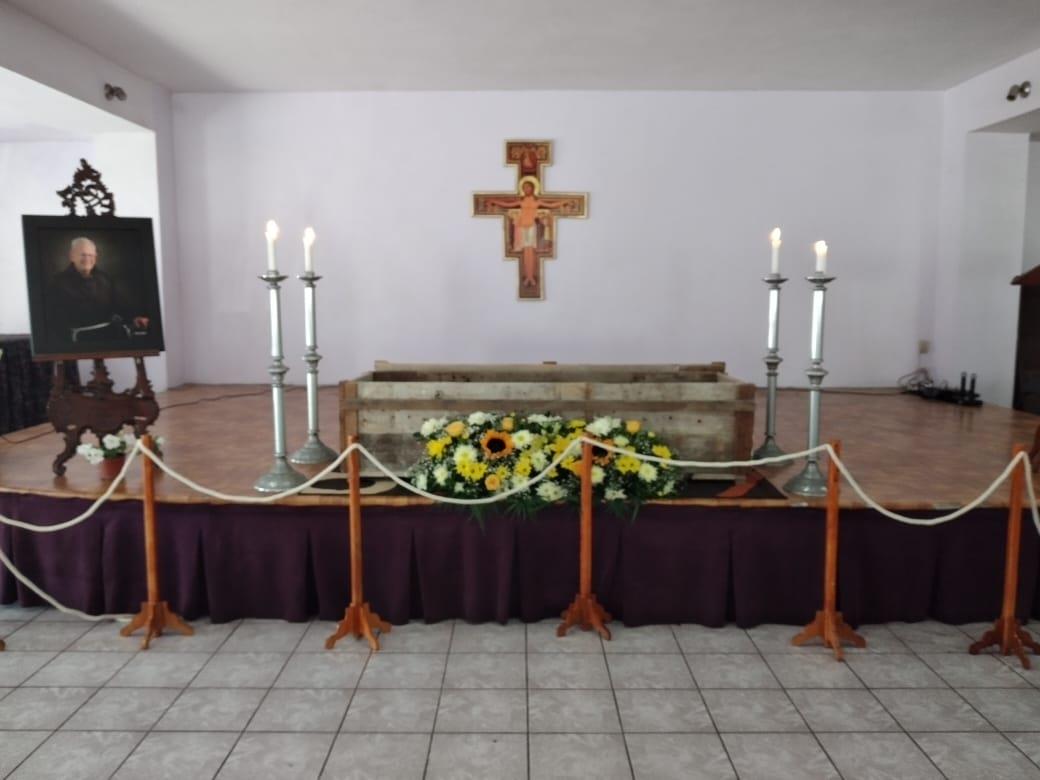 Inician los servicios funerales de Fray Ivo Tonek en Guaymas