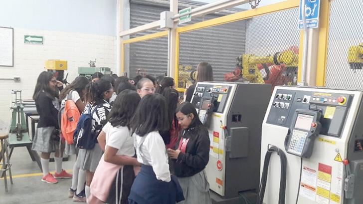 Fomentan en niñas gusto por la Ingeniería