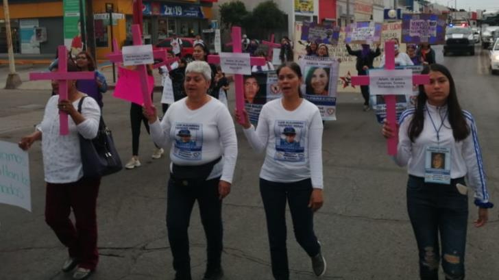 Marchan en Guaymas por el Día Internacional de la Mujer