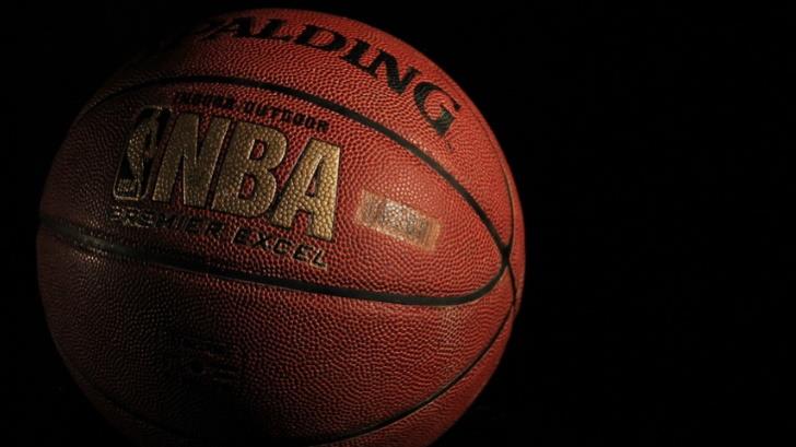 Posponen los juegos de la NBA en protesta por el racismo en EU