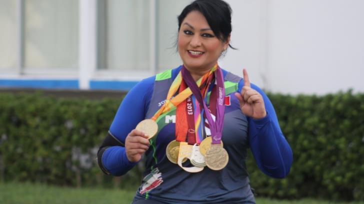 Campeona paralímpica mexicana entrena en la calle por Covid-19