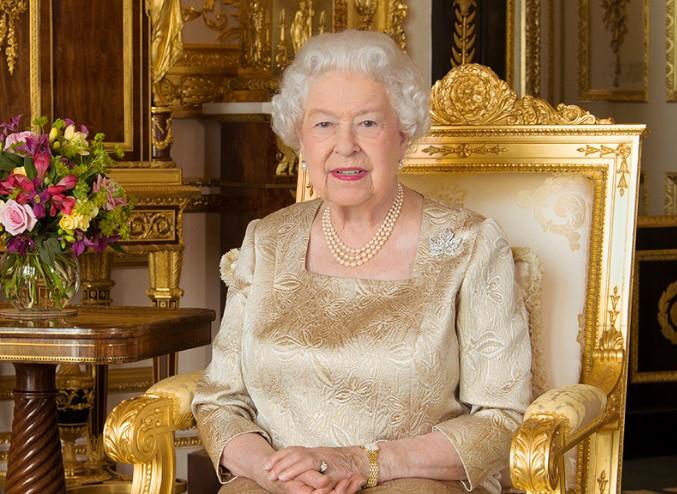 La Reina Elizabeth II se refugia en Windsor