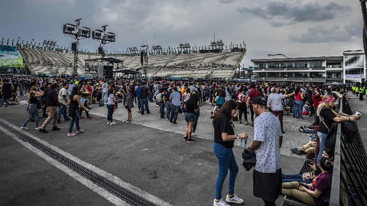 Famosos critican realización del Vive Latino pese a coronavirus