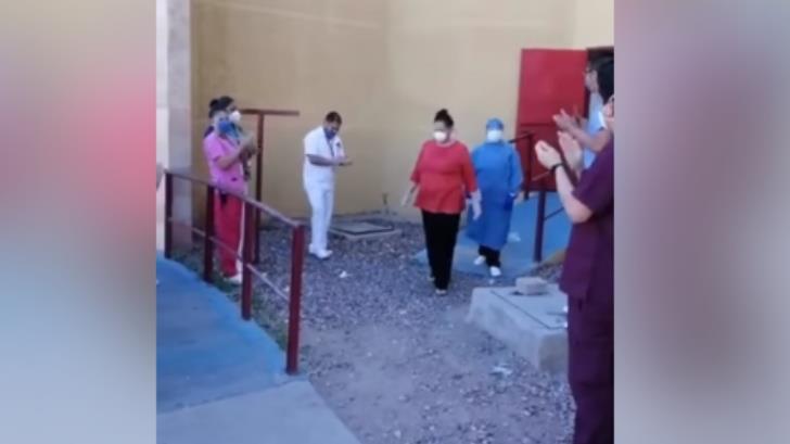 VIDEO | Mujer vence al Covid-19 y recibe emotiva despedida en Nogales