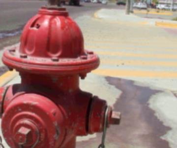 Fuga de un hidrante de la Serdán causa preocupación en el centro