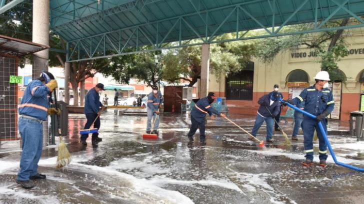 Dejan limpiecito el andador del Mercado Municipal