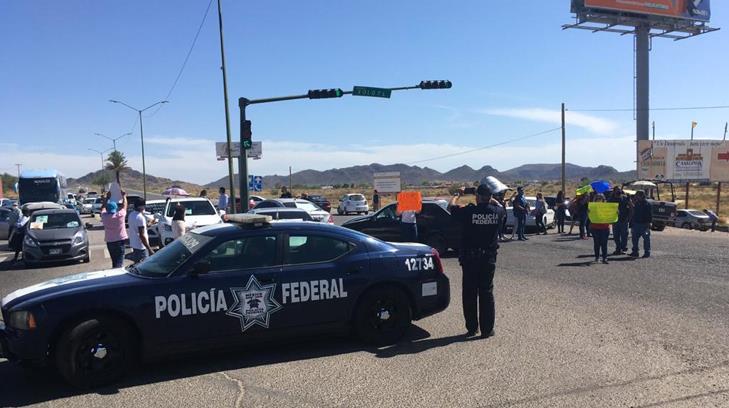 VIDEO | Manifestantes bloquean la salida a Guaymas