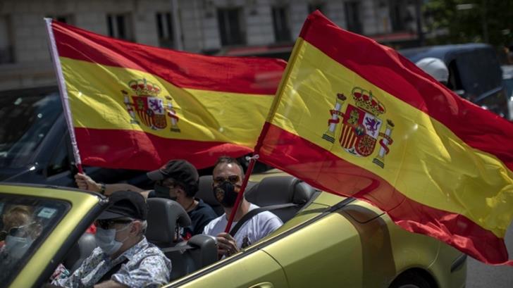 España anuncia fin de cuarentena a viajeros del extranjero en julio