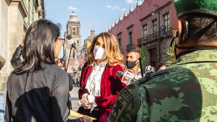 Ninel Conde asiste a Palacio Nacional para entregar carta a López Obrador