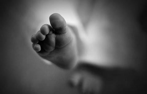 Investigan posible homicidio contra una bebé de 2 meses