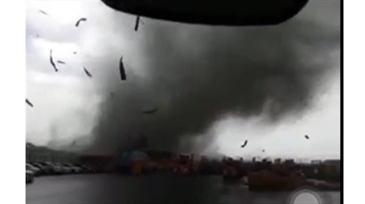 Como de película: Tormenta deja destrozos en Monterrey