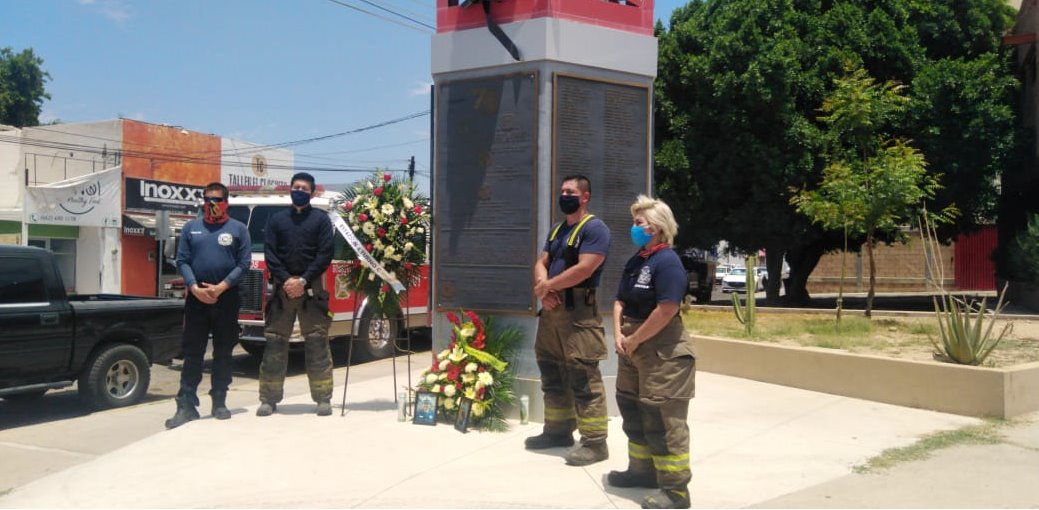 Suenan las sirenas en honor al oficial Roberto Duarte