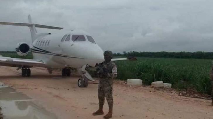 Aseguran avioneta con droga en límites entre México y Belice