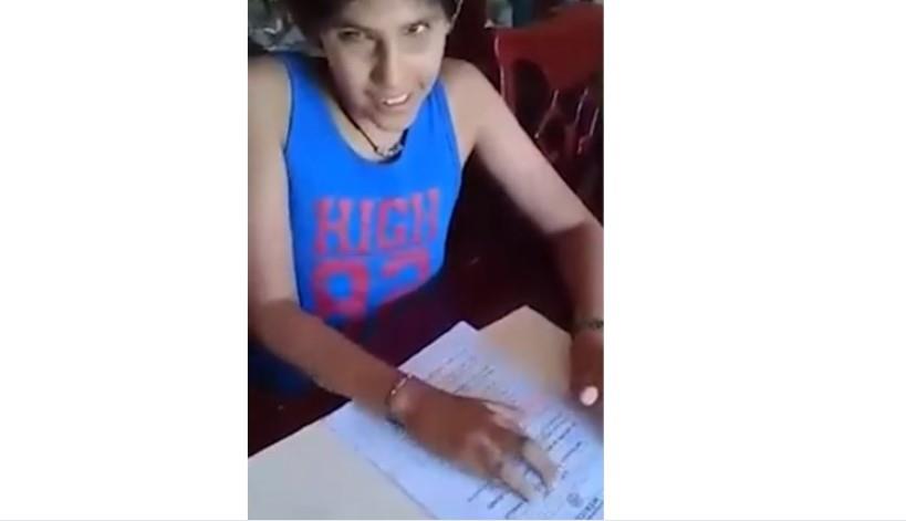 Niño guaymense se cuida del Covid con folleto en braille