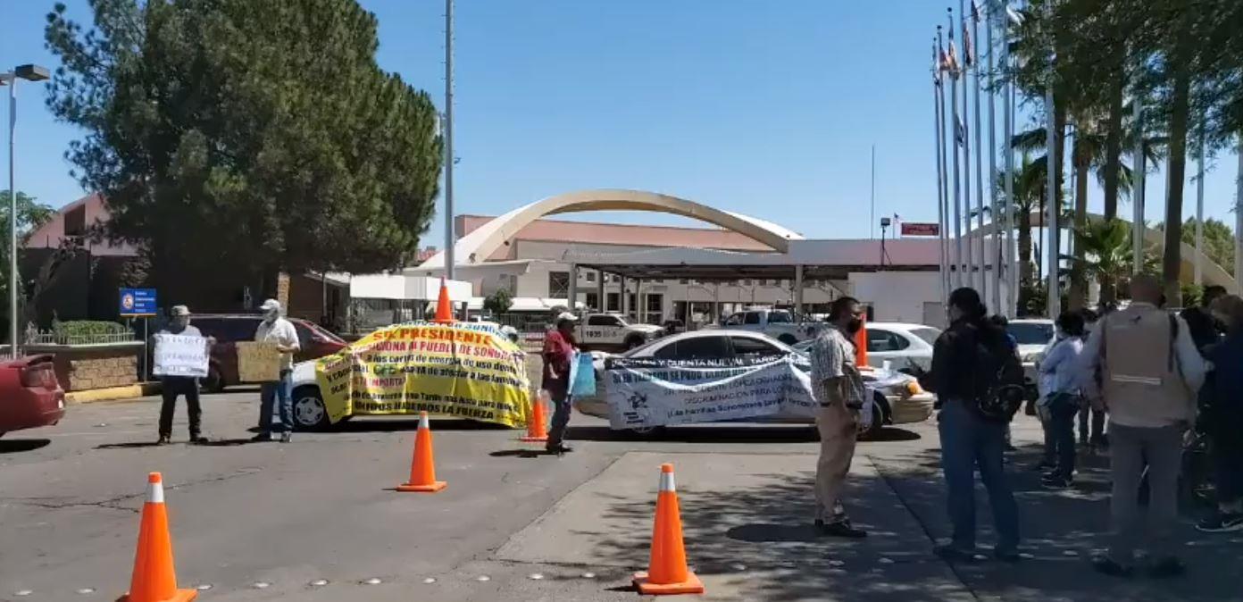 VIDEO | Usuarios Unidos por Sonora bloquea garita en Nogales