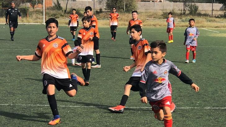 Ligas locales de futbol están en jaque por Covid-19